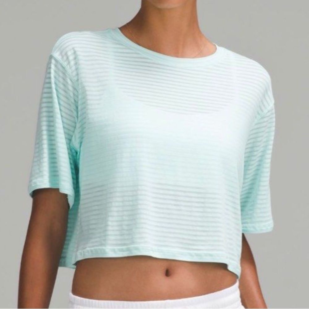 Lululemon Cortes Cropped T-Shirt – Shadow Stripe in color Ideal Mint